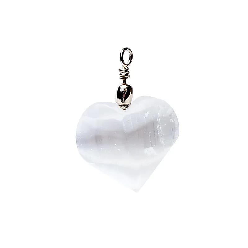 Colgante de selenita en forma de corazón