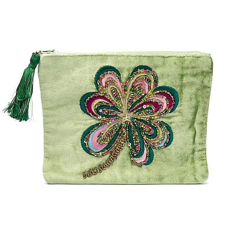 Pochette zippée en velours vert avec trèfle à quatre feuilles