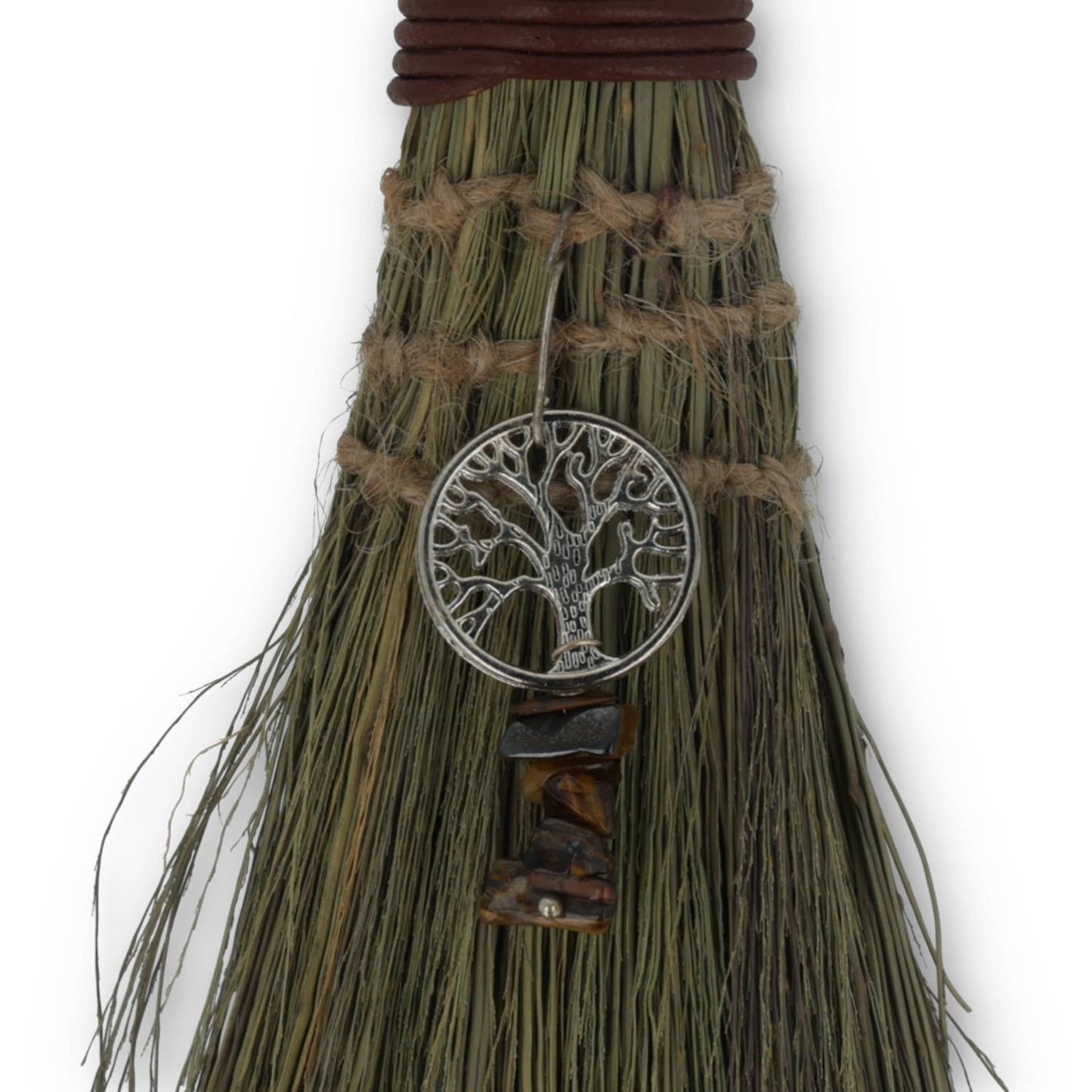 Scopa della strega Tree of Life con chips di occhio di tigre