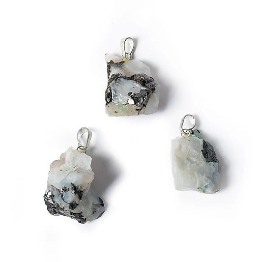 Pendentif pierre de lune blanche brute
