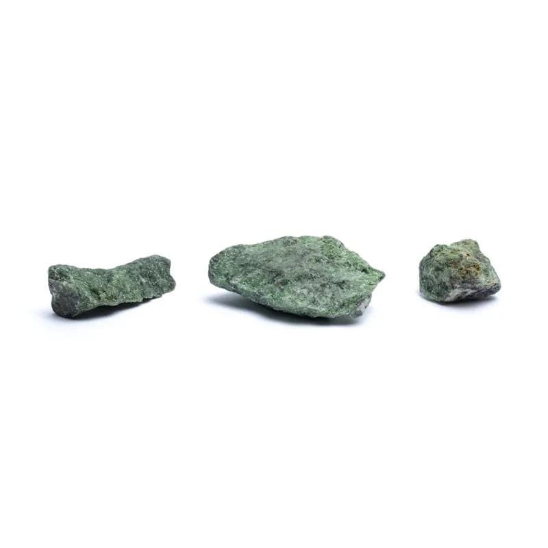 Ruwe groene kwarts met diopsiet