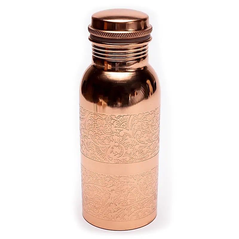 Botella de cobre con diseño floral grabado