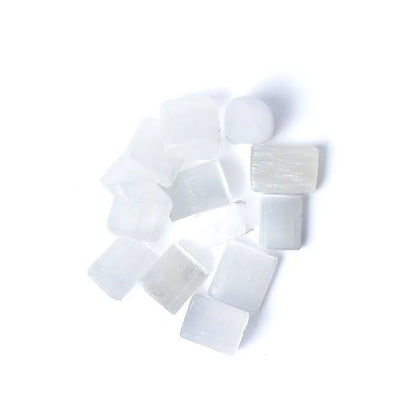 Piedras de selenita ("satin spar") pulidas thumb