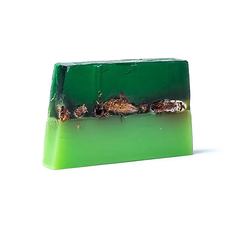 Sapone naturale fatto a mano gemme di pino