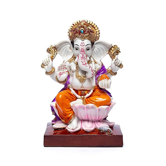 Ganesha sobre un trono de loto