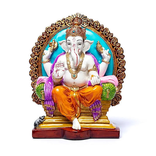 Ganesha en el trono
